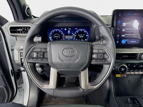 Used 2025 Toyota 4Runner Trailhunter image 13