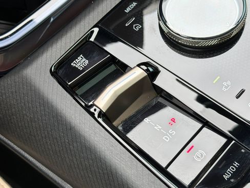 Used 2025 BMW X3 xDrive30i w/ Premium Package image 27