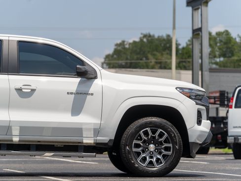 Used 2023 Chevrolet Colorado LT w/ LT Convenience Package III RWD image 7