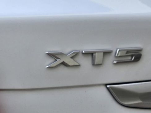 Used 2020 Cadillac XT5 Premium Luxury FWD image 10