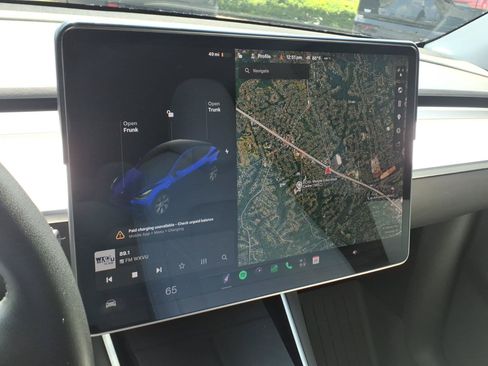 Used 2021 Tesla Model Y Long Range AWD/4WD image 21