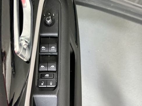 Used 2022 Jeep Compass Limited AWD/4WD image 17