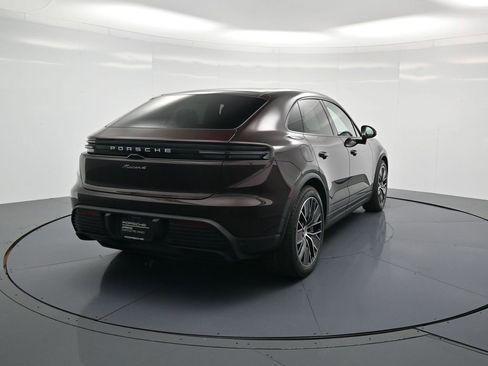 Used 2025 Porsche Macan 4 Electric image 30