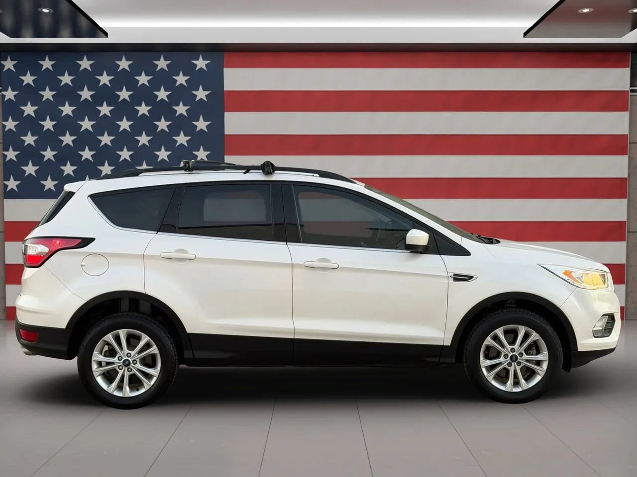 Used 2018 Ford Escape SEL AWD/4WD image 4