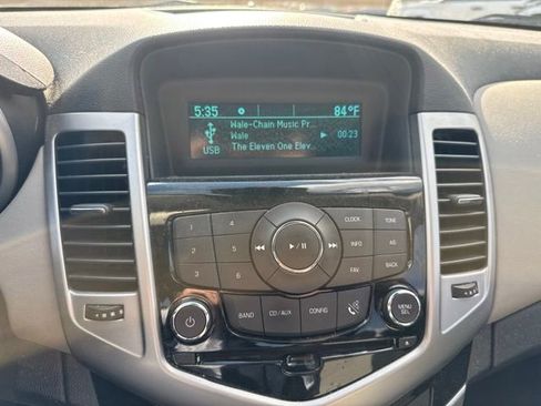 Used 2013 Chevrolet Cruze LS FWD image 7