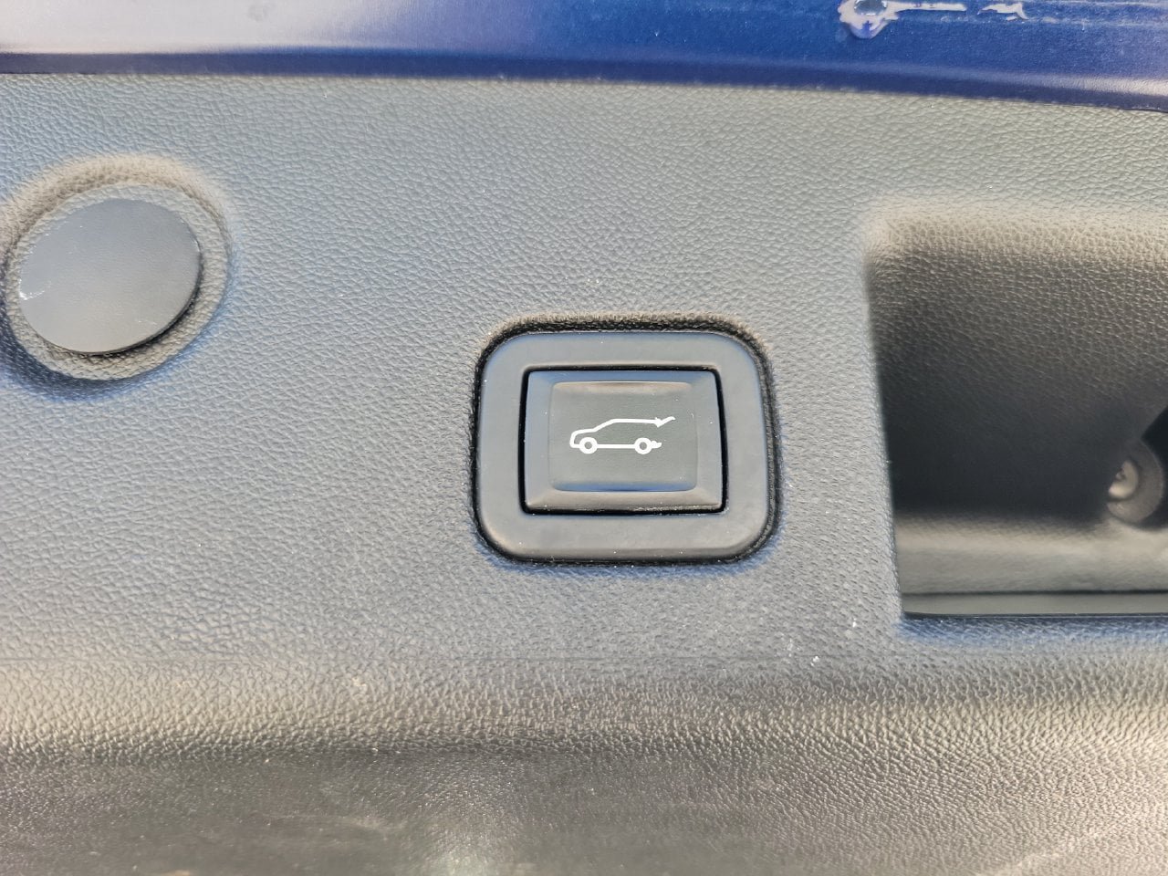 Certified 2022 Chevrolet Equinox RS w/ Infotainment Package FWD image 9