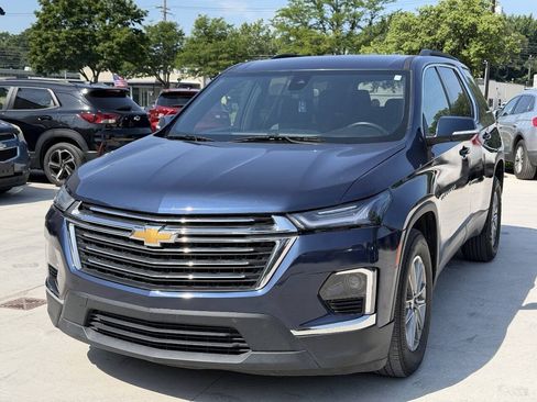 Used 2023 Chevrolet Traverse LT AWD/4WD image 3