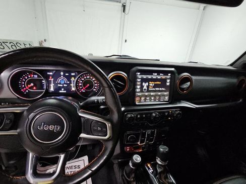 Used 2021 Jeep Gladiator Mojave AWD/4WD image 11