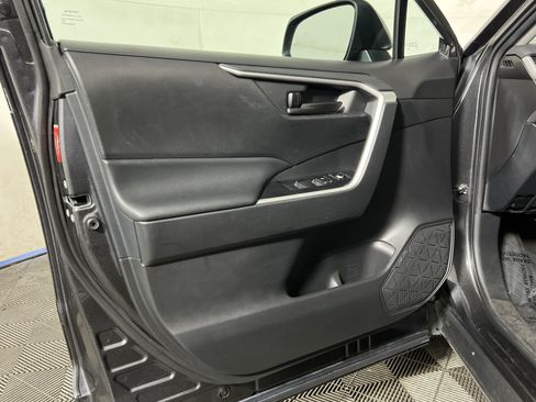 Used 2023 Toyota RAV4 LE AWD/4WD image 14