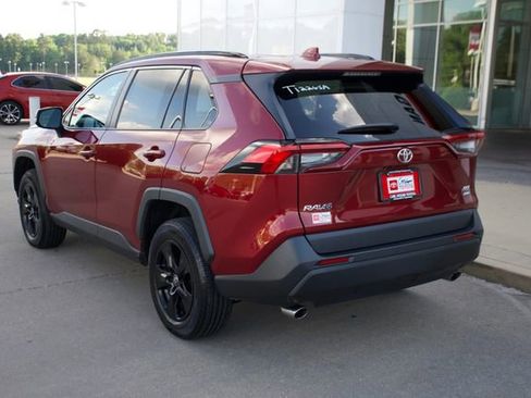 Used 2022 Toyota RAV4 XLE AWD/4WD image 3