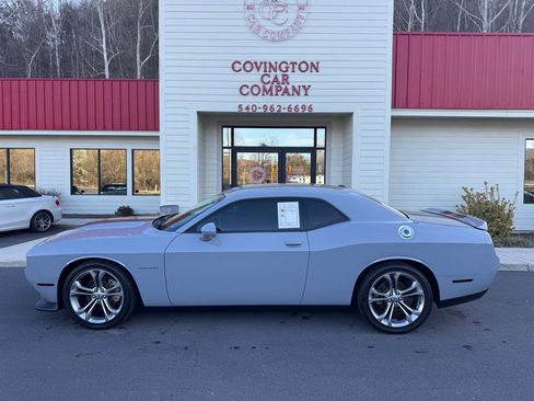 Used 2021 Dodge Challenger R/T RWD image 4