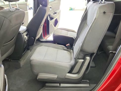 Used 2023 Chevrolet Traverse LT FWD image 26