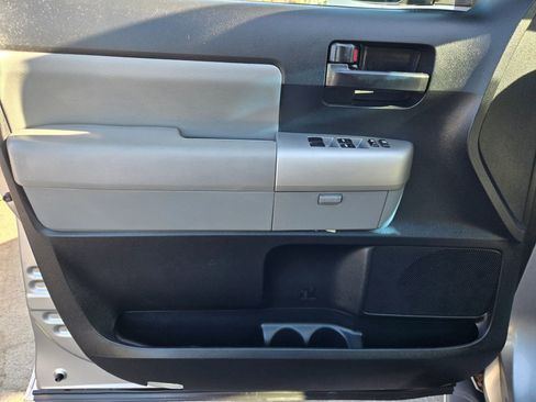 Used 2008 Toyota Sequoia SR5 image 9