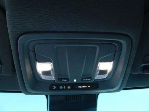 Used 2025 Chevrolet Silverado 2500 LTZ w/ LTZ Convenience Package image 26