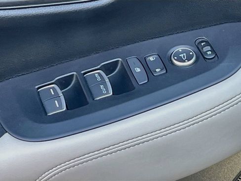 Used 2024 Honda HR-V EX-L image 17