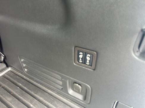 Used 2024 Chevrolet Traverse High Country image 14