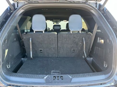 Used 2025 Ford Explorer ST-Line w/ ST-Line Street Pack AWD/4WD image 18