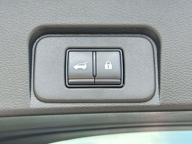 Used 2023 Nissan Rogue SL AWD/4WD image 15