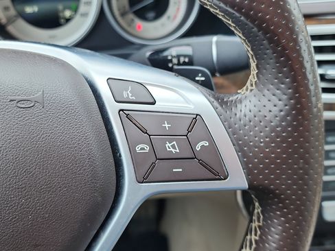 Used 2016 Mercedes-Benz E 350 4MATIC Sedan image 20