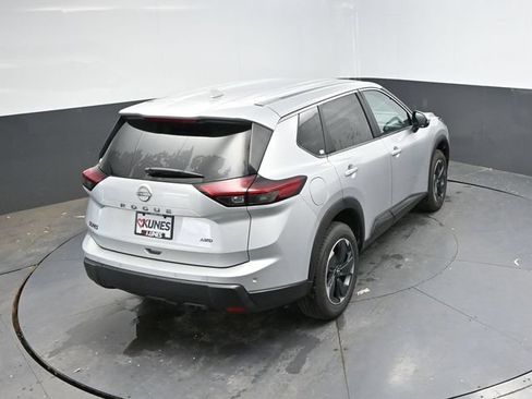 Used 2025 Nissan Rogue SV AWD/4WD image 37