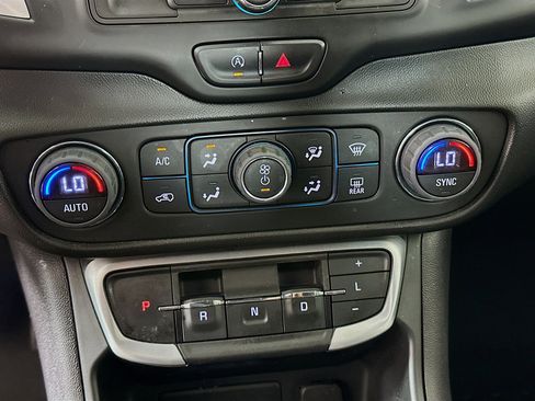 Used 2022 GMC Terrain SLE w/ Driver Convenience Package image 23