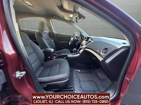 Used 2016 Chevrolet Cruze LT w/ Technology Package image 38