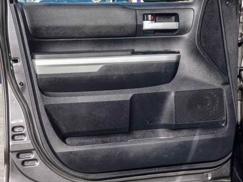 Used 2015 Toyota Tundra SR5 w/ SR5 Upgrade Package image 17