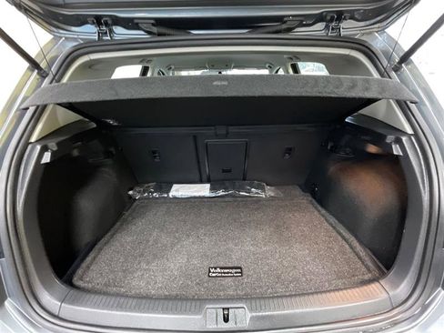 Used 2018 Volkswagen Golf S image 19