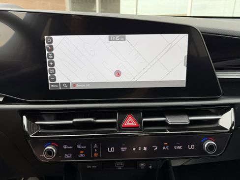 Used 2024 Kia Niro EX FWD image 19