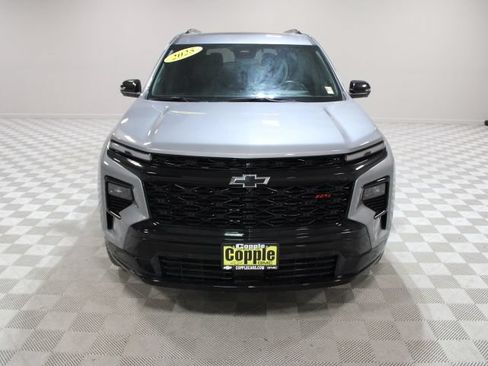 Used 2025 Chevrolet Traverse RS AWD/4WD image 7