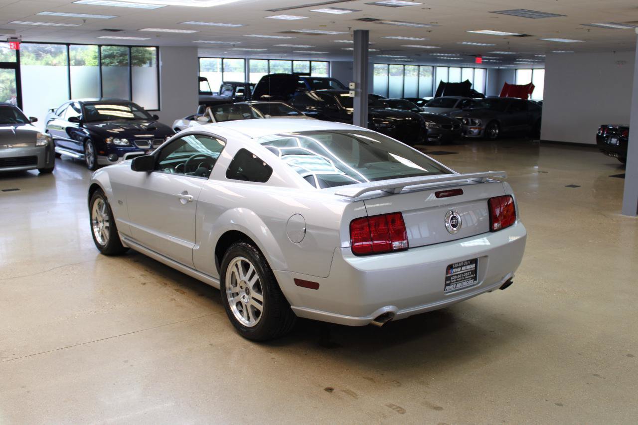 Used 2005 Ford Mustang GT RWD image 17
