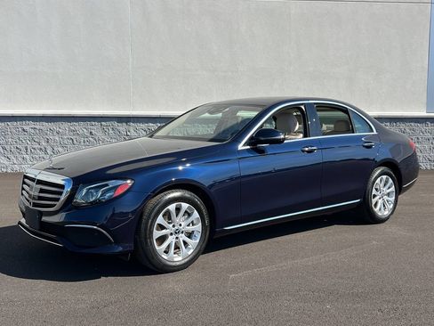 Used 2019 Mercedes-Benz E 300 4MATIC image 1