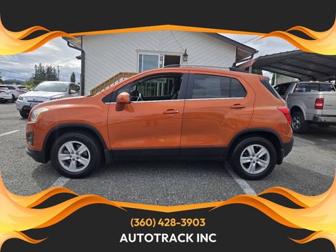 Used 2015 Chevrolet Trax LT w/ LT Sun and Sound Package AWD/4WD image 1