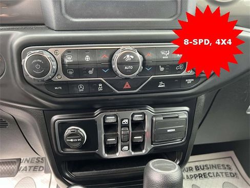 Used 2021 Jeep Gladiator Overland w/ Cold Weather Group image 25