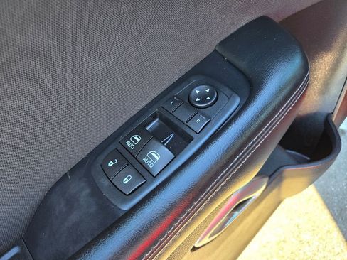 Used 2017 Dodge Challenger SXT image 22