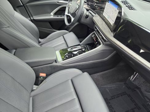 Certified 2025 Audi Q5 Premium Plus w/ Premium Plus AWD/4WD image 18