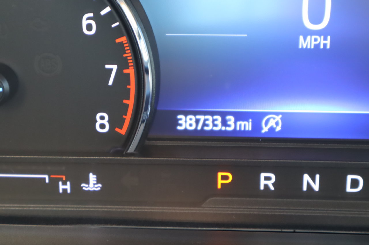 Used 2024 Ford Explorer XLT w/ Equipment Group 202A RWD image 11