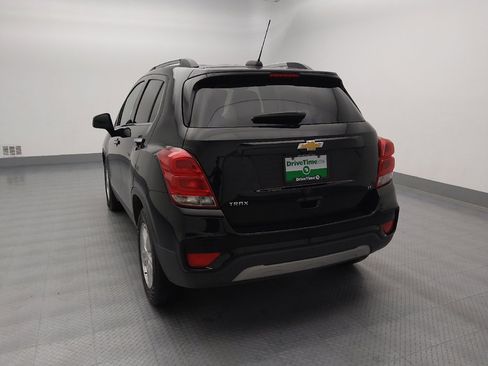 Used 2019 Chevrolet Trax LT w/ Sun & Sound Package image 6