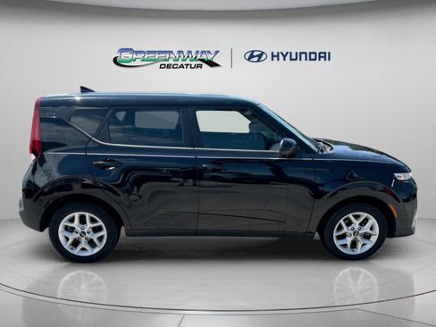 Used 2022 Kia Soul LX w/ Technology Package FWD image 9