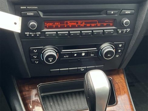 Used 2010 BMW 335i xDrive Sedan image 19