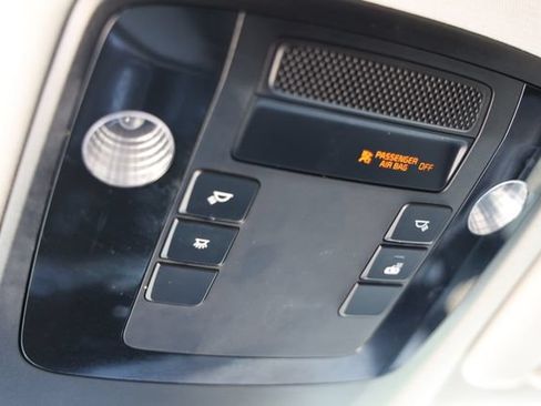 Used 2023 Kia Carnival LX FWD image 25