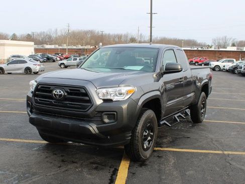 Certified 2019 Toyota Tacoma SR image 2
