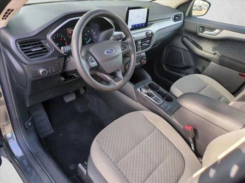Used 2020 Ford Escape SE image 9