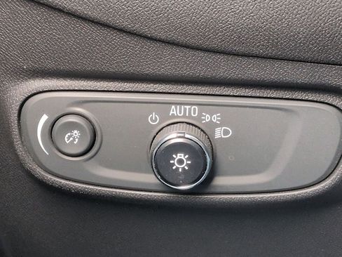 Used 2023 Chevrolet Equinox LT image 17