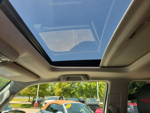 Used 2022 Toyota 4Runner TRD Off-Road Premium w/ Moonroof Package AWD/4WD image 19