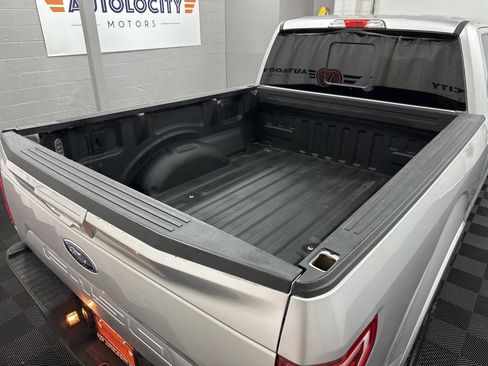 Used 2018 Ford F150 Lariat w/ Max Trailer Tow Package image 11