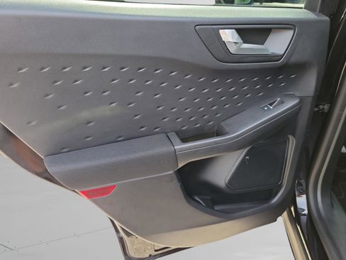 Certified 2020 Ford Escape SE image 27