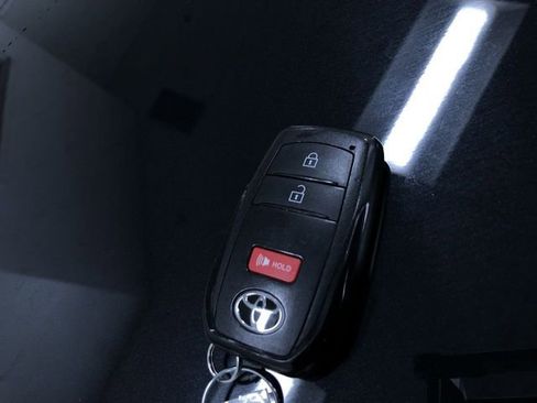 Certified 2025 Toyota Corolla Cross LE image 30