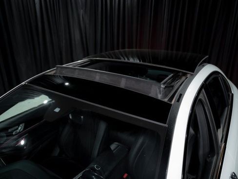 Certified 2019 Mercedes-Benz E 300 image 8