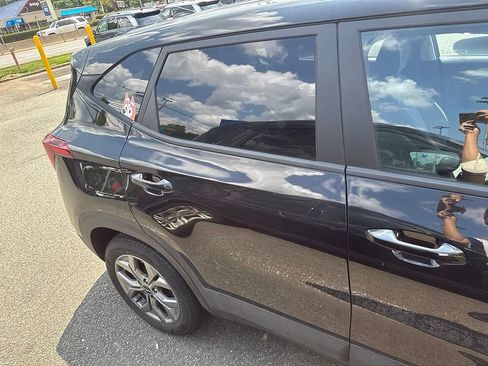 Used 2024 Kia Seltos LX AWD/4WD image 5